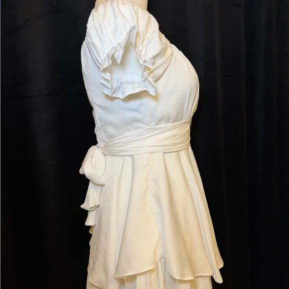 NWOT - White Off-the-shoulder Romper with A Tiered Skirt Overlay. Size Small - Picture 3 of 7